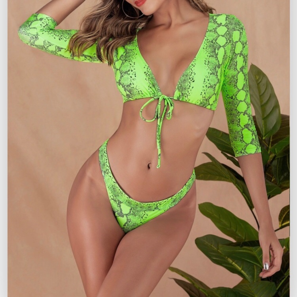 SOLD ‼️ Two piece bikini swimsuit